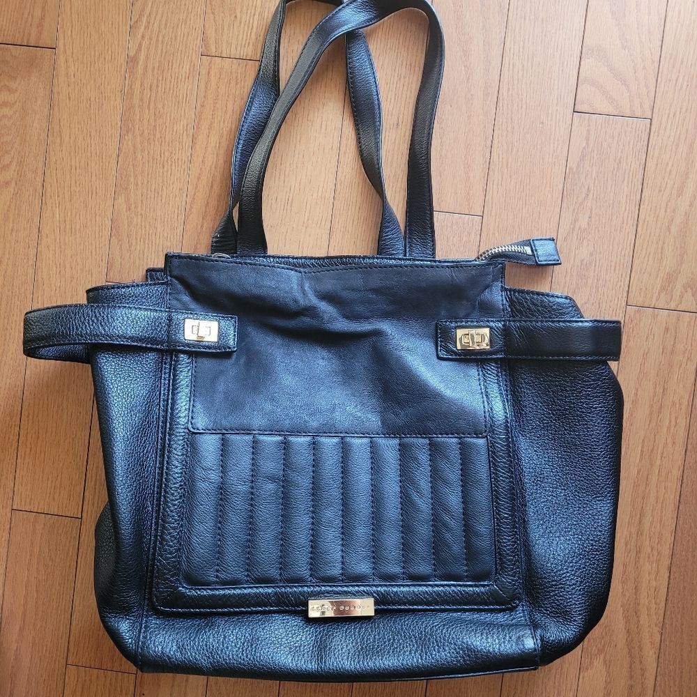 Kelci Dagger Leather Shoulder Bag (Black)